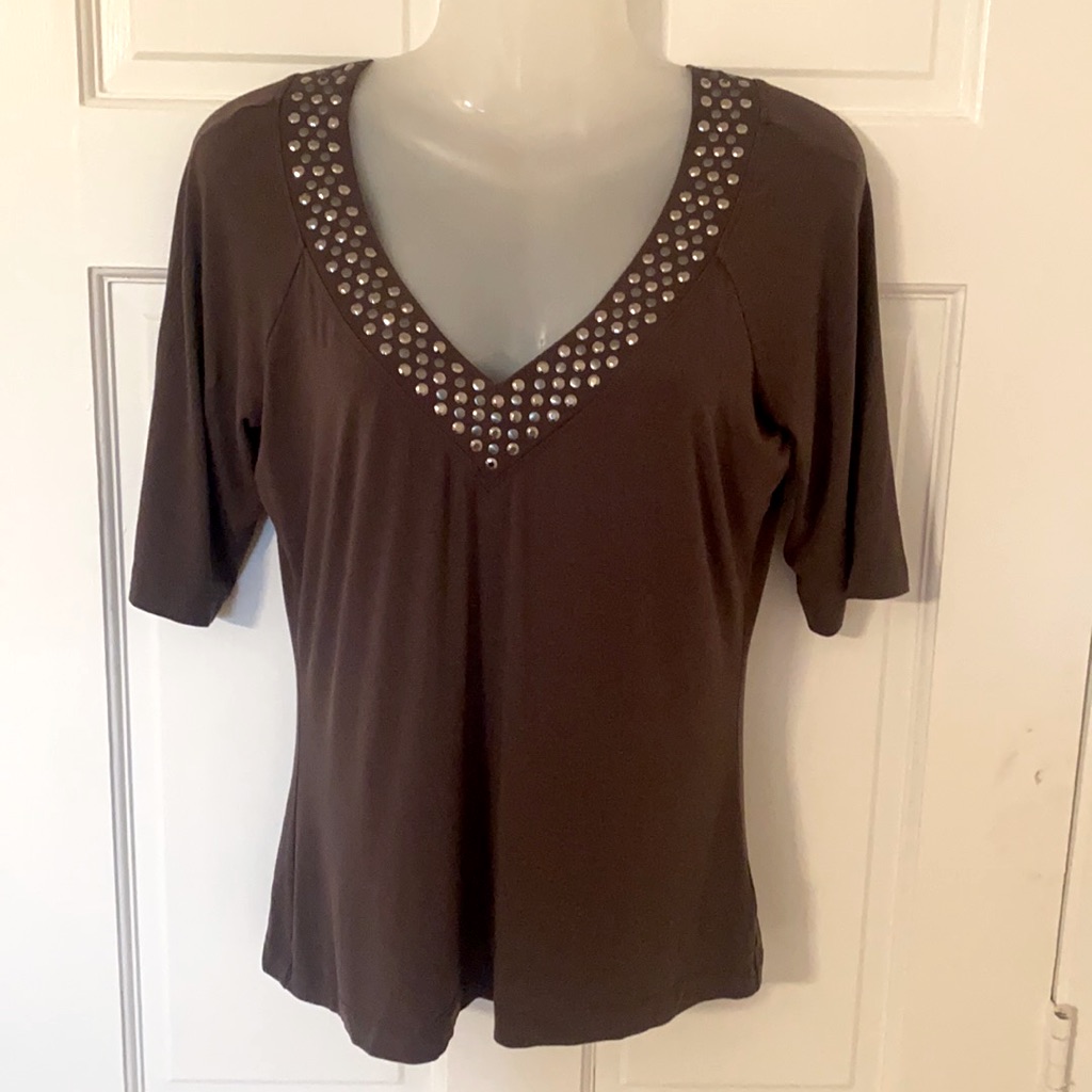 St John Mid Sleeve V-Neck Silver Studded Top. Size M